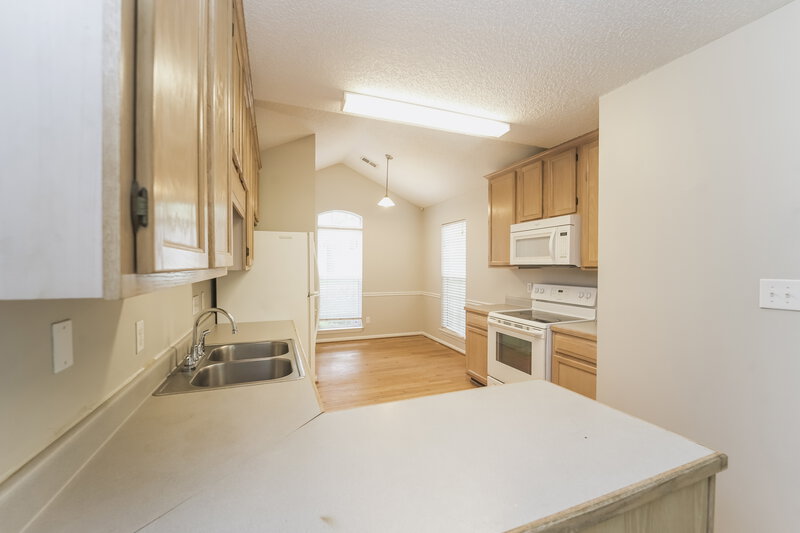 1,840/Mo, 8400 Woodford Bridge Dr Charlotte, NC 28216 Kitchen View