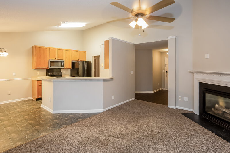 1,775/Mo, 8445 Angwin Pl Charlotte, NC 28262 Living Room View 2