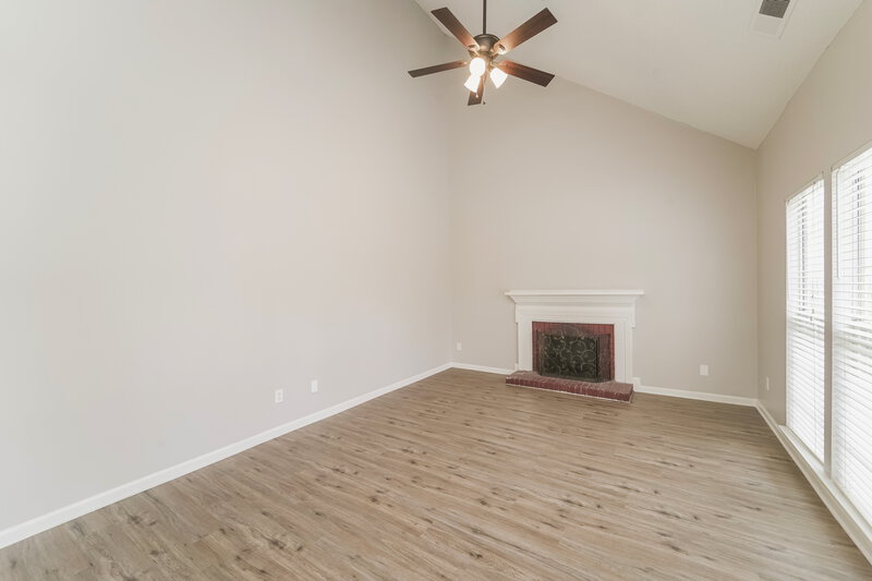 3,400/Mo, 12311 Old Timber Rd Charlotte, NC 28269 Living Room View 2