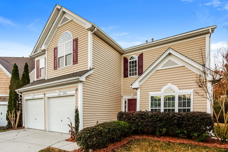2,130/Mo, 13703 Rutherglen Ct Charlotte, NC 28213 Front View 2