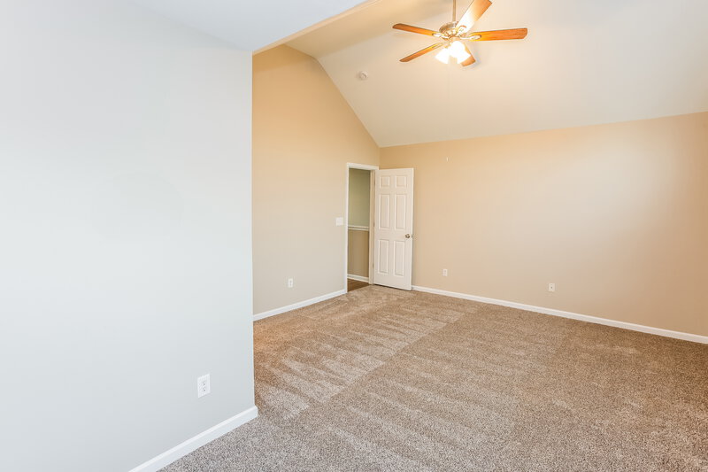 2,130/Mo, 13703 Rutherglen Ct Charlotte, NC 28213 Main Bedroom View 2