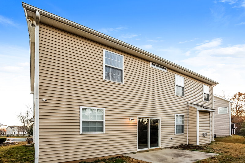 2,130/Mo, 13703 Rutherglen Ct Charlotte, NC 28213 Rear View 2