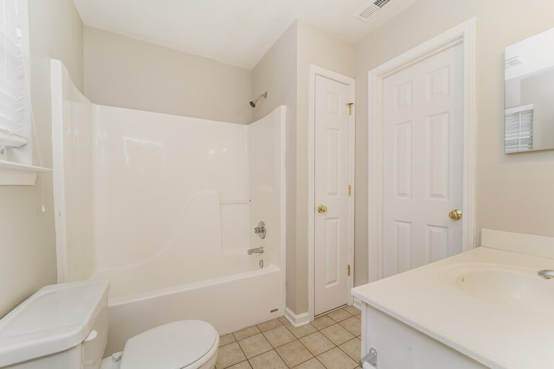 1,685/Mo, 785 Sir Raleigh Dr Concord, NC 28025 Main Bathroom View