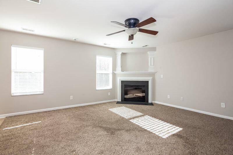 2,040/Mo, 2122 Verde Creek Rd Charlotte, NC 28214 Living Room View