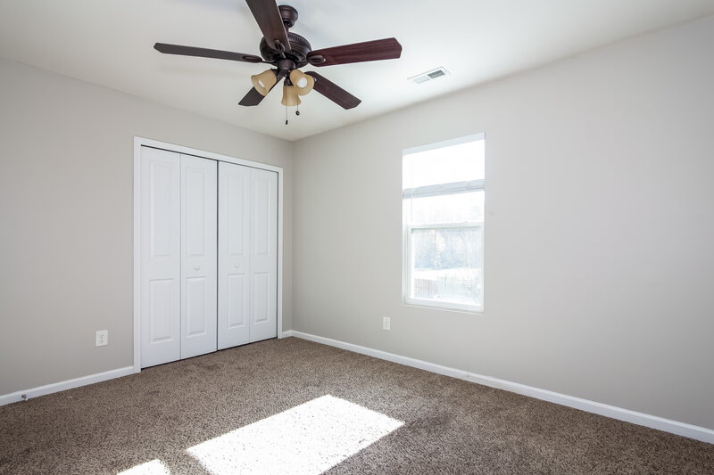 2,040/Mo, 2122 Verde Creek Rd Charlotte, NC 28214 Bedroom View 3