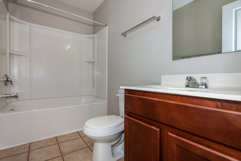 2,040/Mo, 2122 Verde Creek Rd Charlotte, NC 28214 Bathroom View