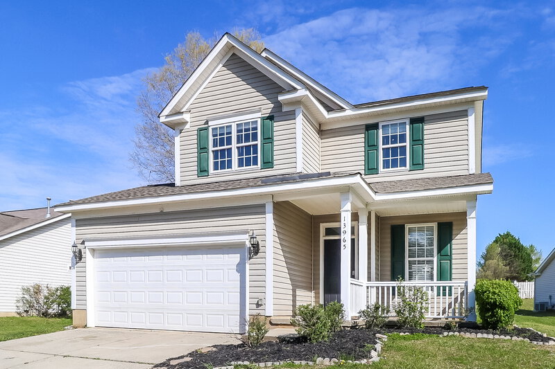 2,075/Mo, 13965 Dingess Rd Charlotte, NC 28273 Front View