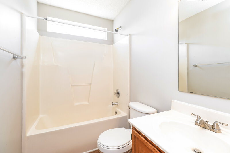 2,075/Mo, 13965 Dingess Rd Charlotte, NC 28273 Bathroom View 2