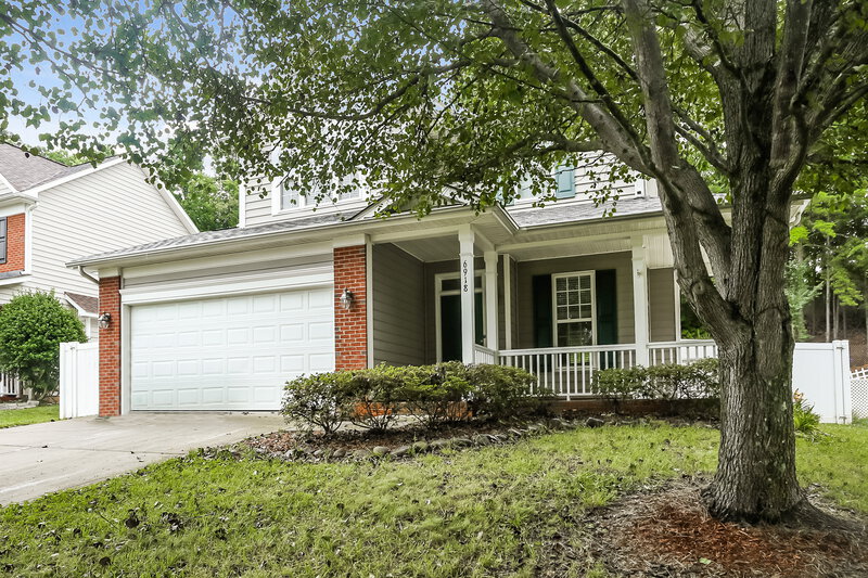 2,210/Mo, 6918 Lowen Rd Charlotte, NC 28269 Front View 2