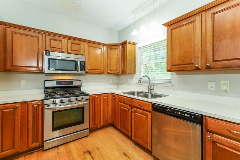 2,160/Mo, 6918 Lowen Rd Charlotte, NC 28269 Kitchen View