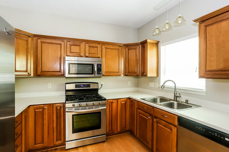 2,210/Mo, 6918 Lowen Rd Charlotte, NC 28269 Kitchen View