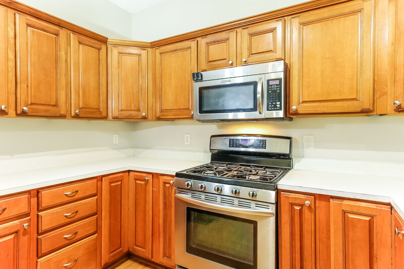 2,160/Mo, 6918 Lowen Rd Charlotte, NC 28269 Kitchen View 3