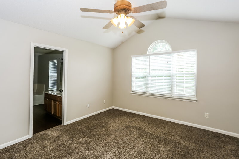 2,210/Mo, 6918 Lowen Rd Charlotte, NC 28269 Main Bedroom View 2