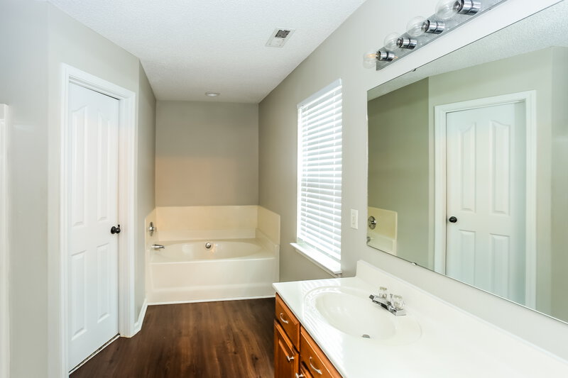 2,210/Mo, 6918 Lowen Rd Charlotte, NC 28269 Master Bathroom View