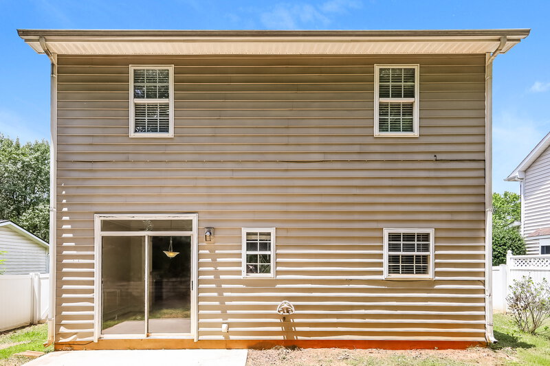 2,160/Mo, 6918 Lowen Rd Charlotte, NC 28269 Rear View