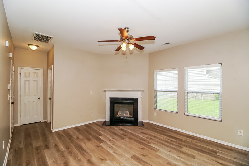 2,035/Mo, 4506 Carnfeld Ln Charlotte, NC 28215 Living Room View