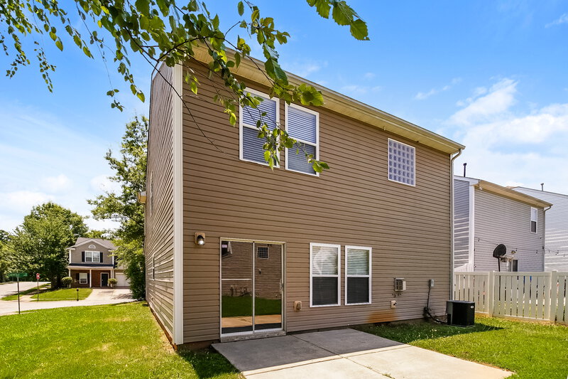 2,035/Mo, 4506 Carnfeld Ln Charlotte, NC 28215 Rear View