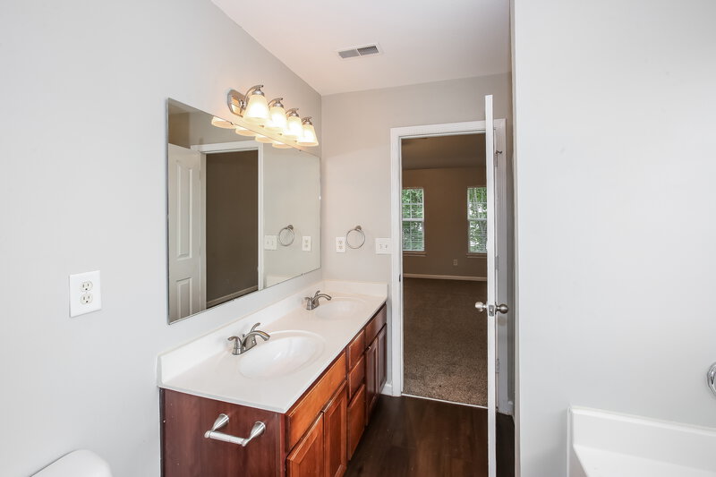 2,140/Mo, 1006 Tiger Eye Ave Indian Trail, NC 28079 Main Bathroom View