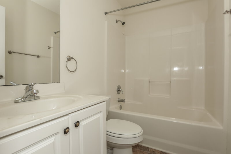 2,055/Mo, 2557 Paddle Pl NW Concord, NC 28027 Bathroom View