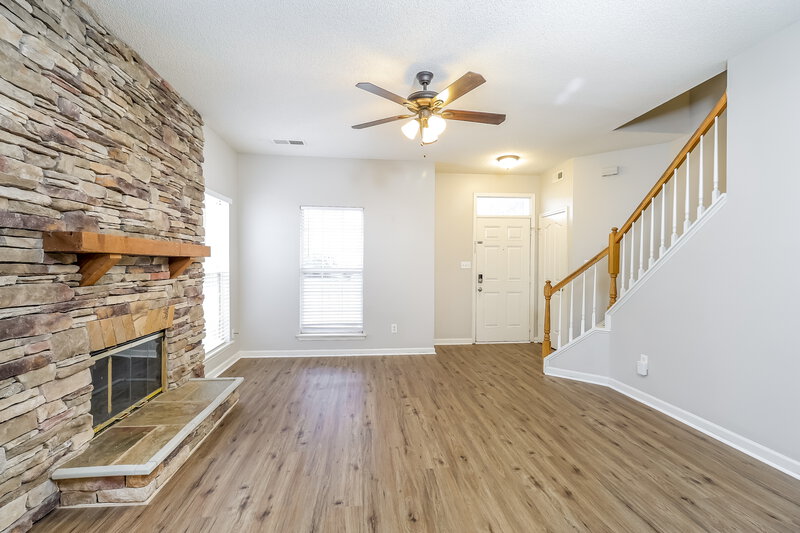 2,215/Mo, 13424 Michael Lynn Rd Charlotte, NC 28278 Living Room View