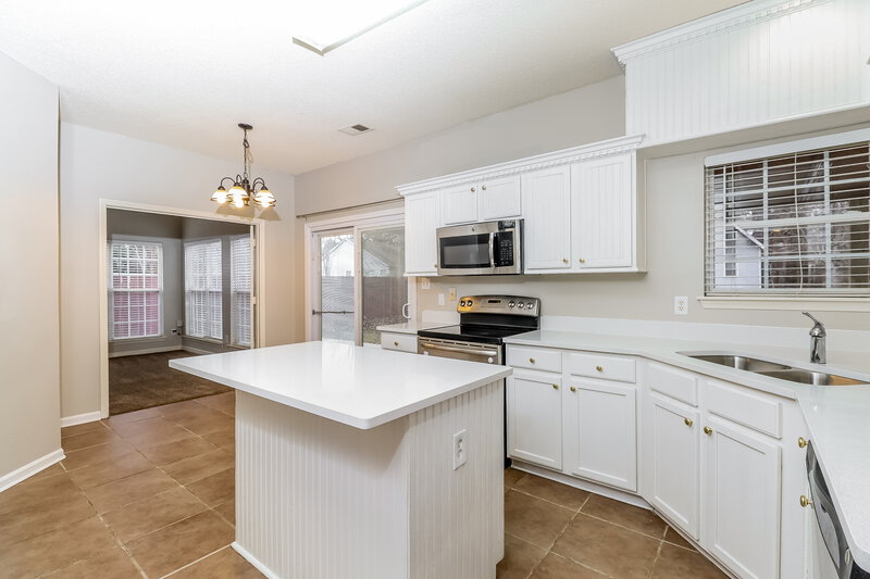 2,215/Mo, 13424 Michael Lynn Rd Charlotte, NC 28278 Kitchen View