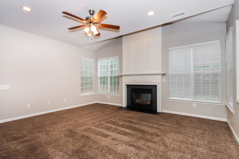 2,370/Mo, 10835 Fountaingrove Dr Charlotte, NC 28262 Living Room View