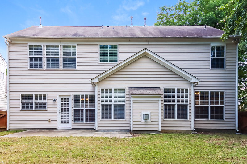 2,370/Mo, 10835 Fountaingrove Dr Charlotte, NC 28262 Rear View