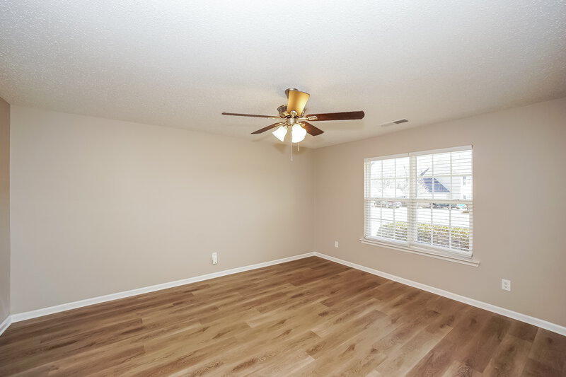 2,105/Mo, 4239 Red Shed Ln Charlotte, NC 28269 Living Room View