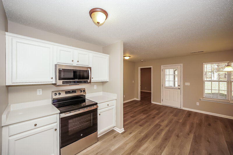 2,105/Mo, 4239 Red Shed Ln Charlotte, NC 28269 Kitchen View 2