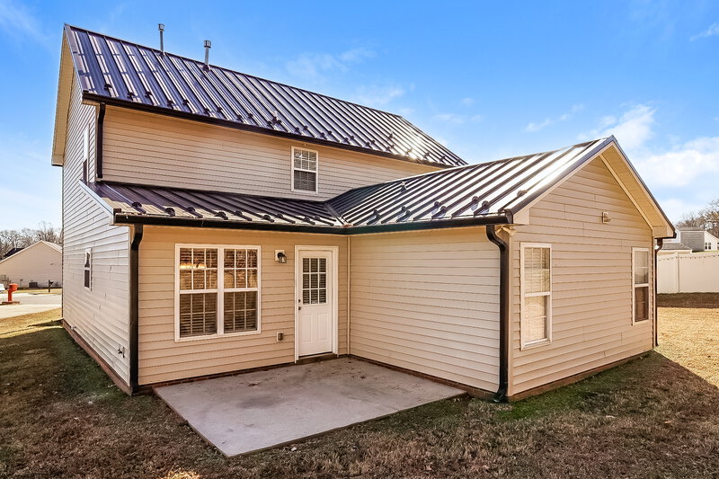 2,105/Mo, 4239 Red Shed Ln Charlotte, NC 28269 Rear View