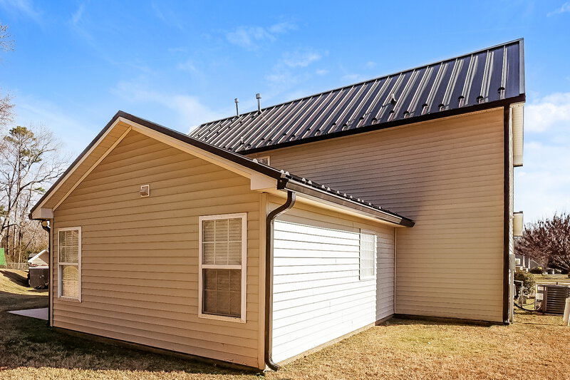 2,105/Mo, 4239 Red Shed Ln Charlotte, NC 28269 Rear View 3