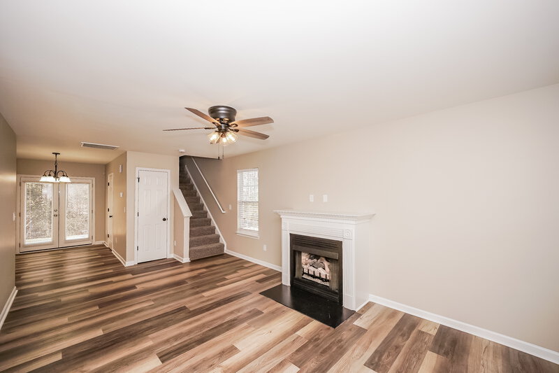 1,875/Mo, 5412 Henderson Oaks Dr Charlotte, NC 28269 Living Room View 2