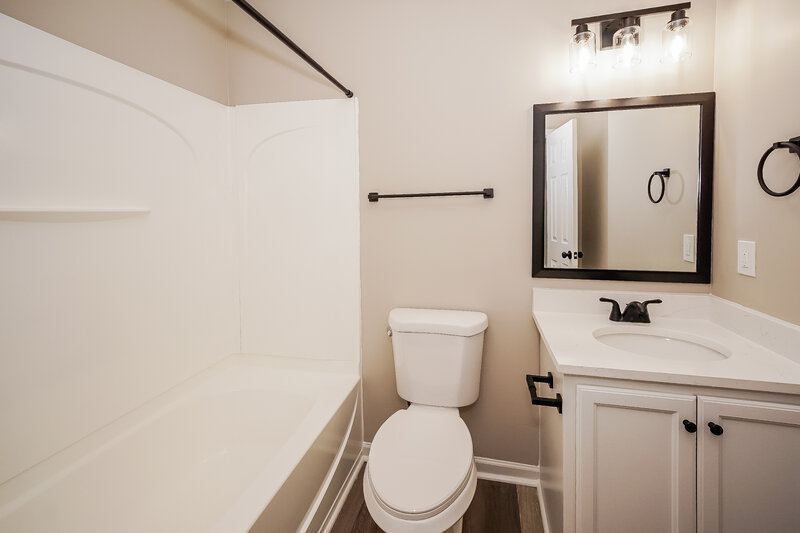 1,875/Mo, 5412 Henderson Oaks Dr Charlotte, NC 28269 Bathroom View