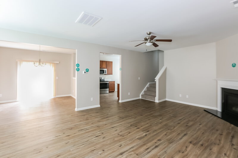 2,100/Mo, 9222 Cotton Gum Rd Charlotte, NC 28227 Living Room View
