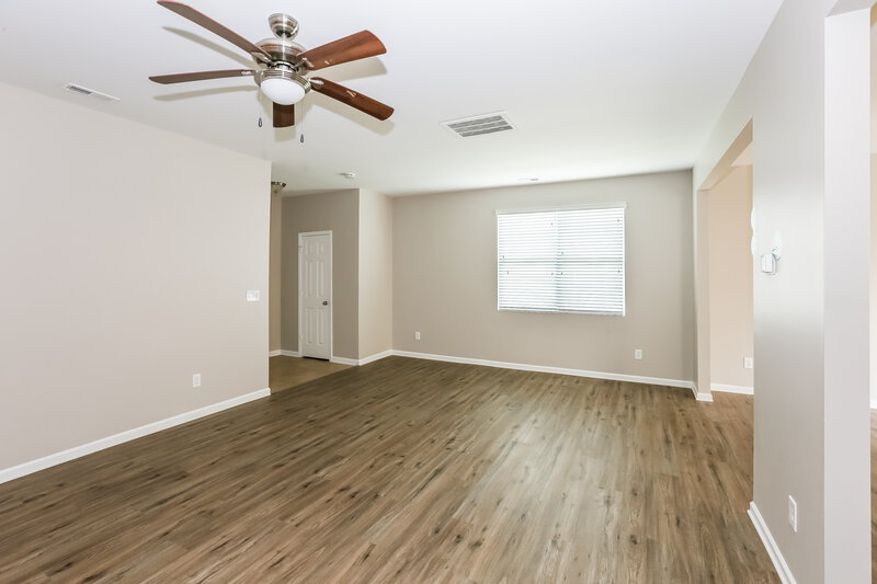 2,100/Mo, 9222 Cotton Gum Rd Charlotte, NC 28227 Living Room View 2
