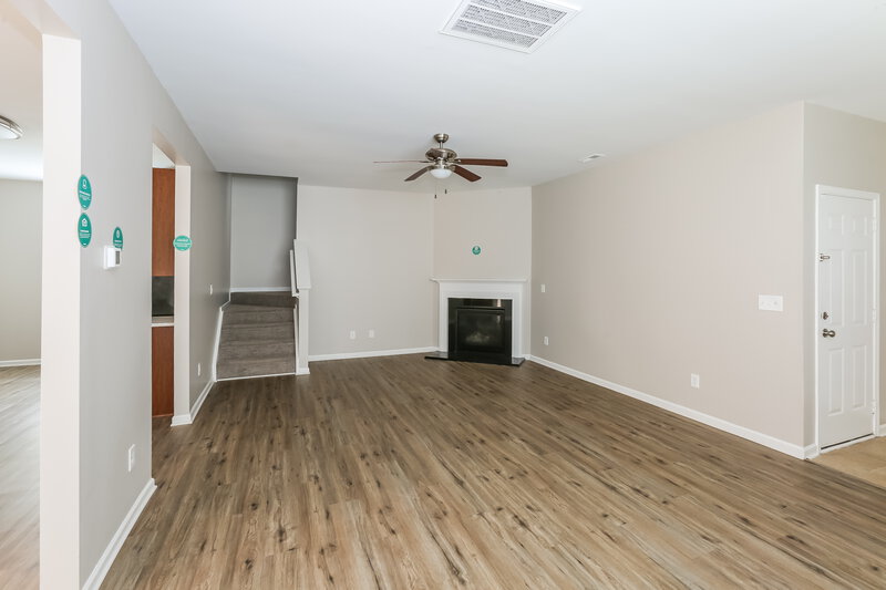 2,100/Mo, 9222 Cotton Gum Rd Charlotte, NC 28227 Living Room View 3