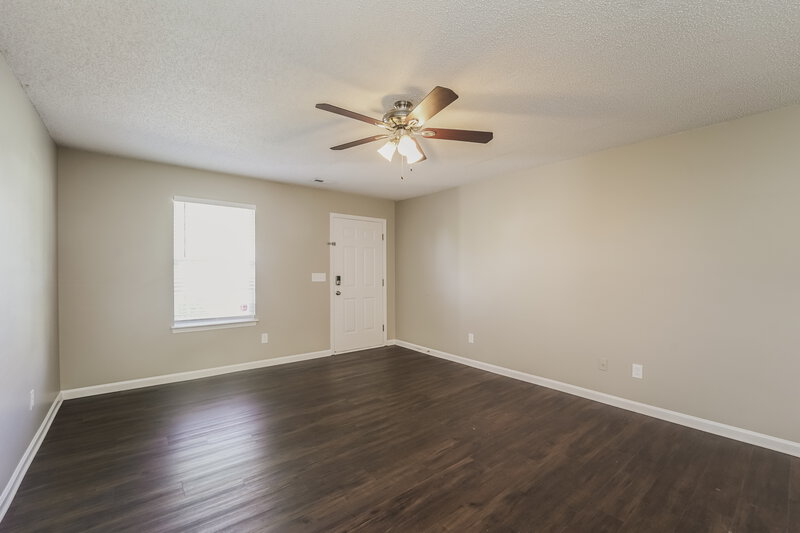 1,700/Mo, 1132 Ballina Way Charlotte, NC 28214 Living Room View 2