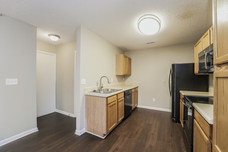 1,700/Mo, 1132 Ballina Way Charlotte, NC 28214 Kitchen View 2