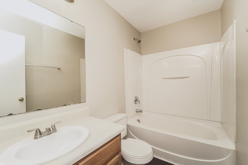 1,700/Mo, 1132 Ballina Way Charlotte, NC 28214 Bathroom View