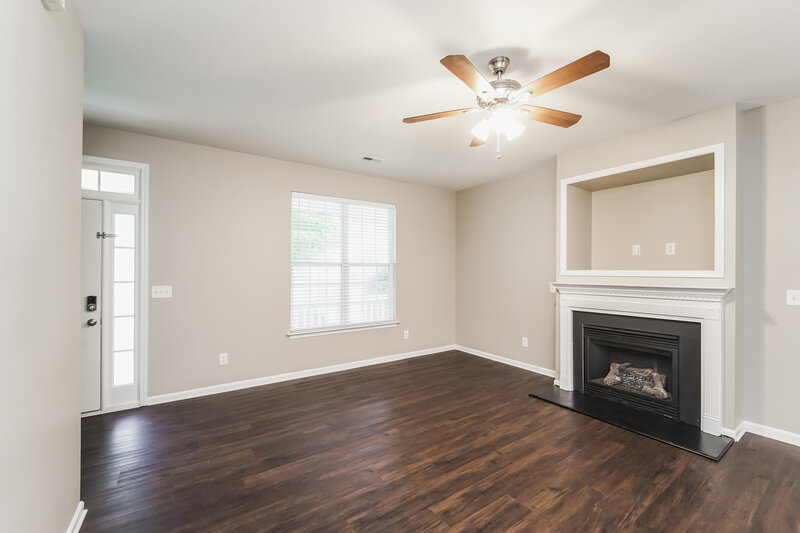 1,895/Mo, 4804 Canipe Dr Charlotte, NC 28269 Living Room View