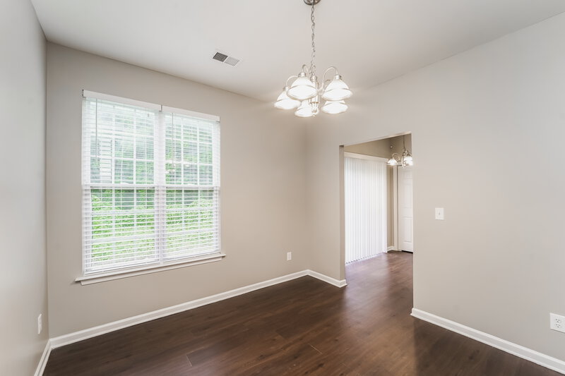 1,895/Mo, 4804 Canipe Dr Charlotte, NC 28269 Dining Room View