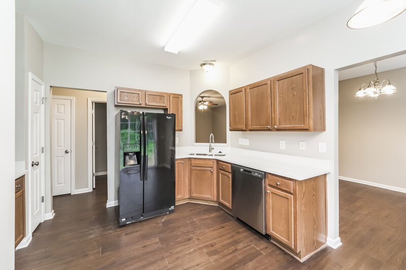 1,895/Mo, 4804 Canipe Dr Charlotte, NC 28269 Kitchen View 2