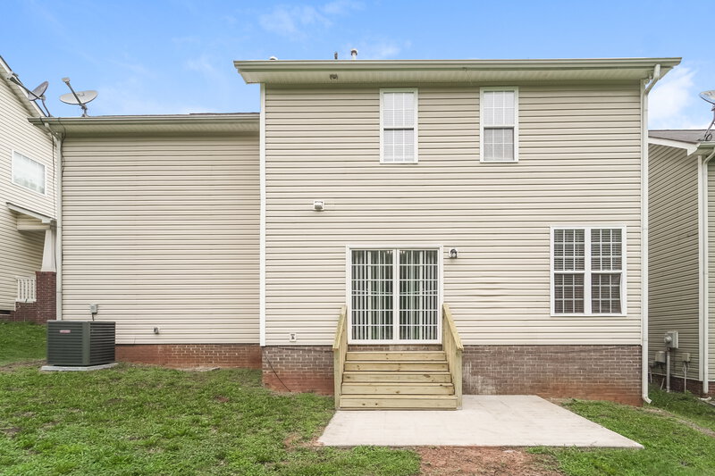 1,895/Mo, 4804 Canipe Dr Charlotte, NC 28269 Rear View