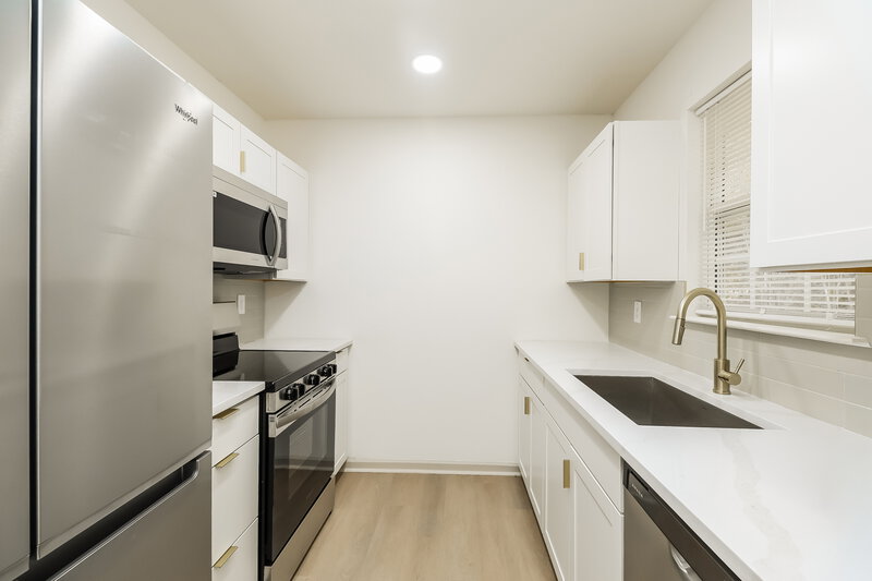 1,795/Mo, 1504 Bear Brook Dr Charlotte, NC 28214 Kitchen View 2