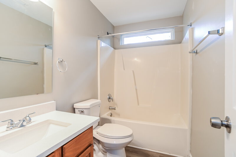 2,060/Mo, 12817 Lismorre Castle Ct Charlotte, NC 28273 Bathroom View