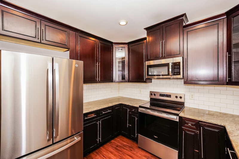 1,990/Mo, 3319 Passour Ridge Ln Charlotte, NC 28269 Kitchen View 2