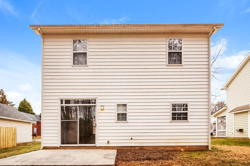 1,990/Mo, 3319 Passour Ridge Ln Charlotte, NC 28269 Rear View 2