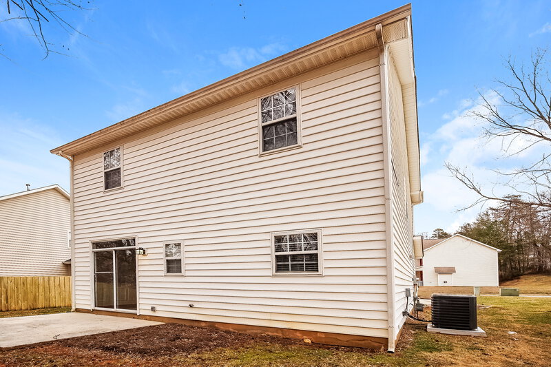 1,990/Mo, 3319 Passour Ridge Ln Charlotte, NC 28269 Rear View 3