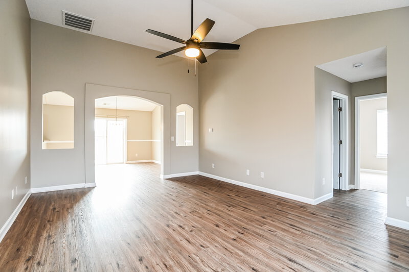 1,630/Mo, 300 Glencroft Dr Wingate, NC 28174 Living Room View 2