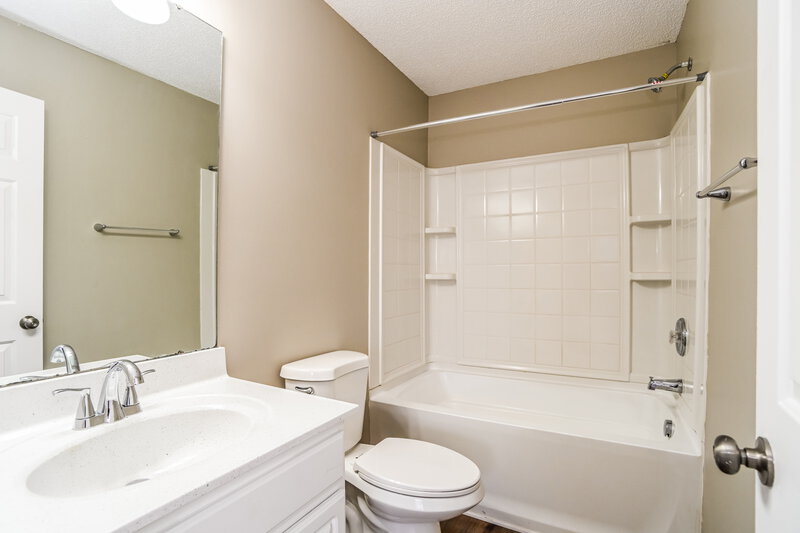 1,630/Mo, 300 Glencroft Dr Wingate, NC 28174 Bathroom View